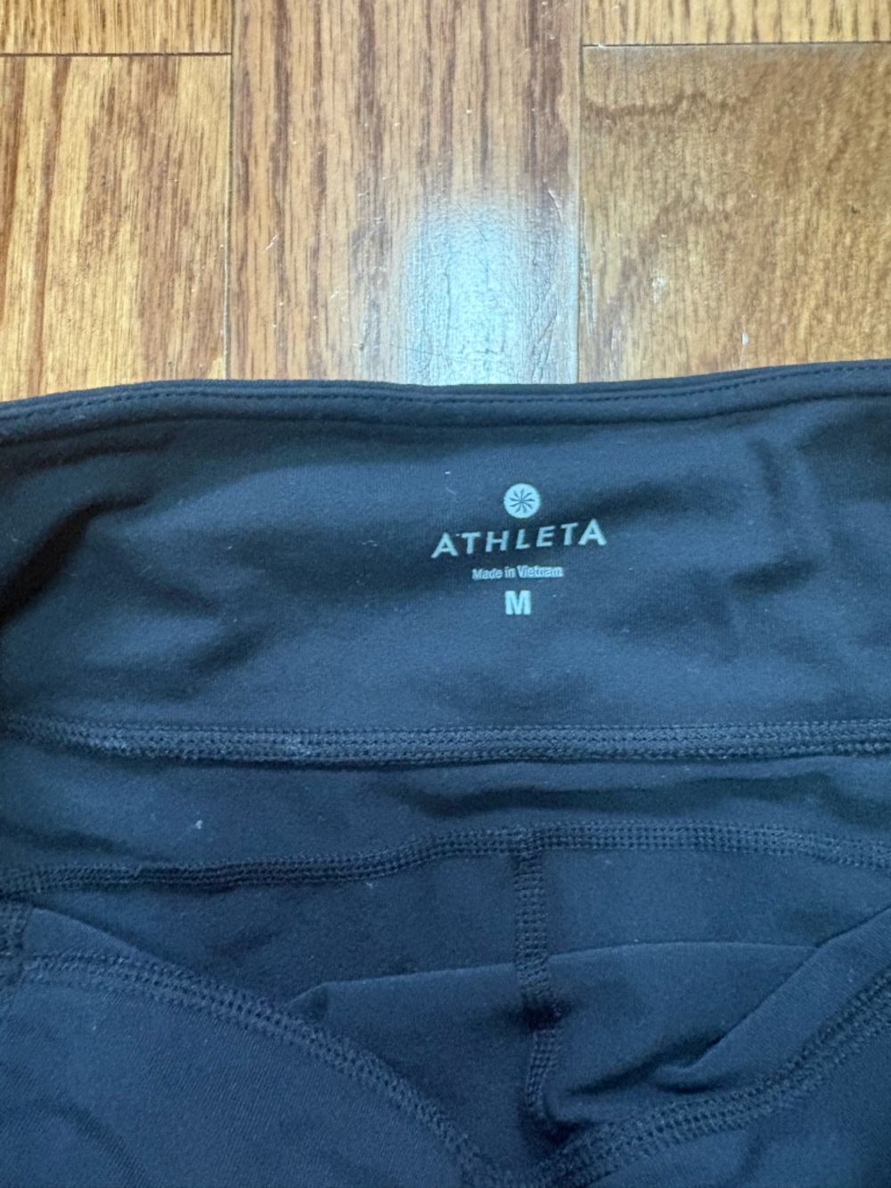 Athleta Black Fitted Shorts Size M - Picture 4 of 6